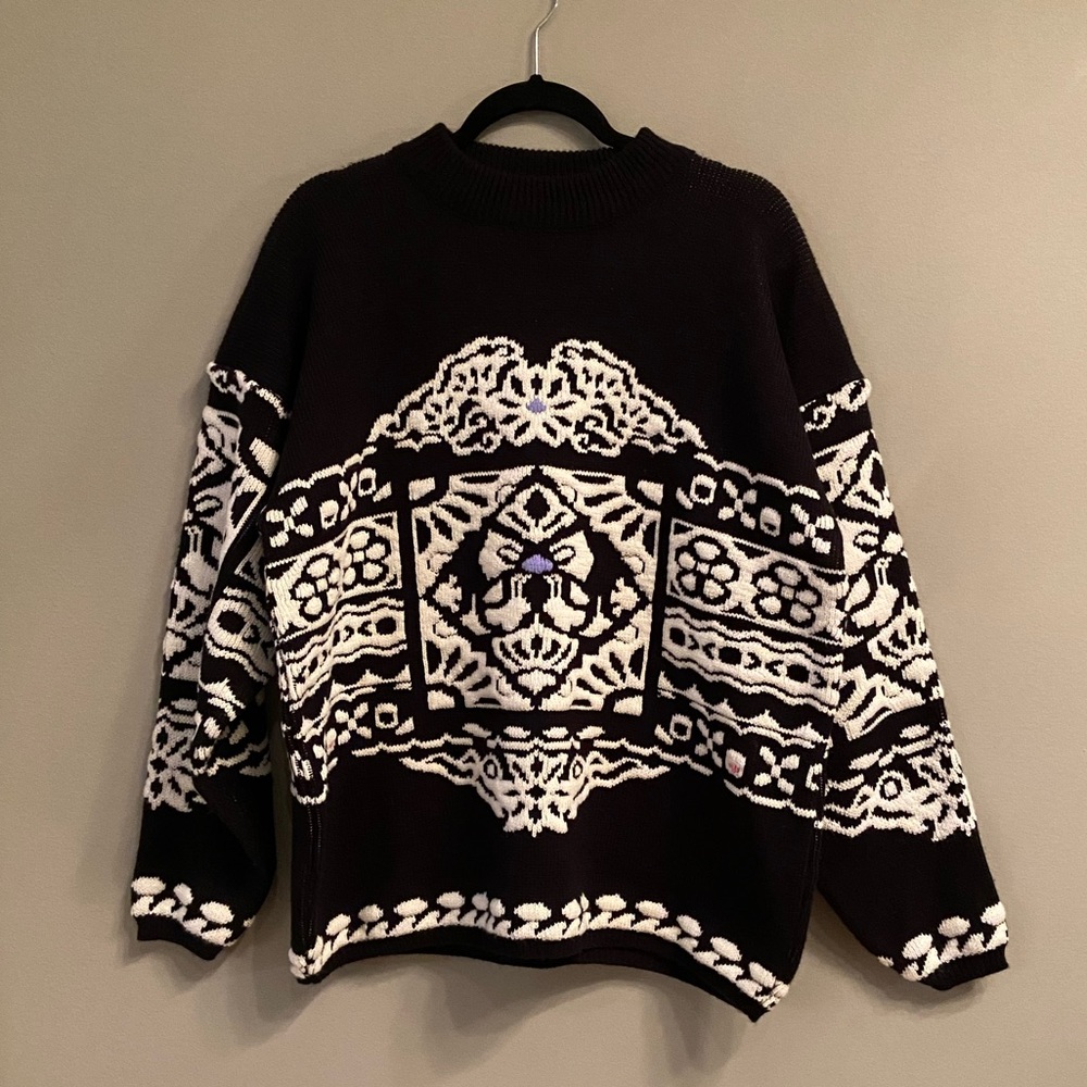 Black and White Knit Sweater - Picture 4 of 15